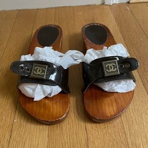 Chanel flip-flops size 36